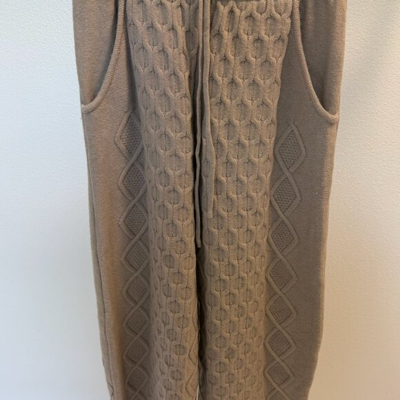 Ellandeem SET-  Annie Cable Knit Sweater & Annie Barrel Crop Knit Pant - Picture 6 of 6